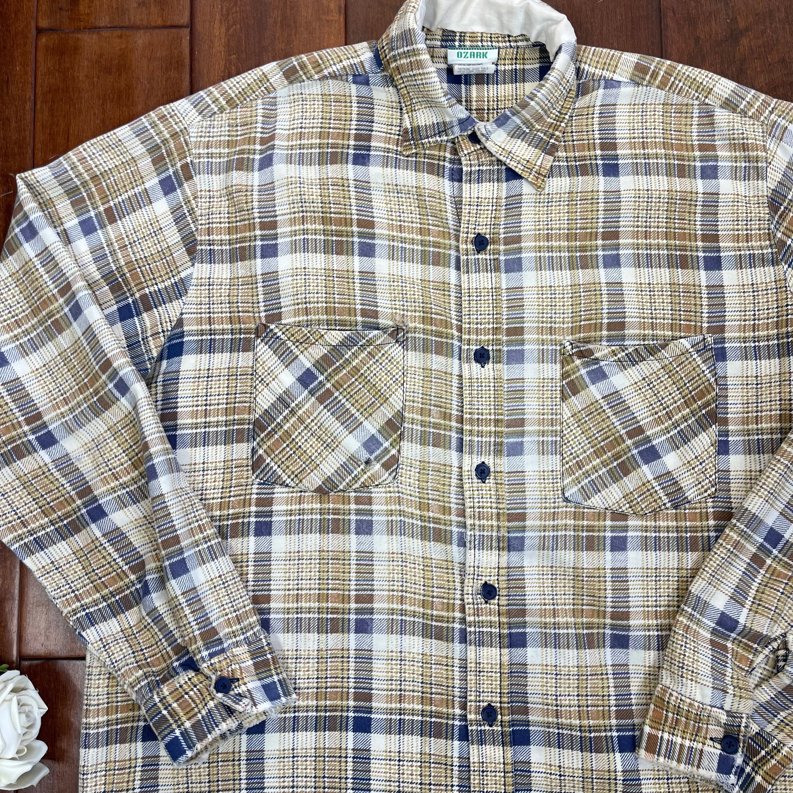 VINTAGE PLAID BUTTON-UP