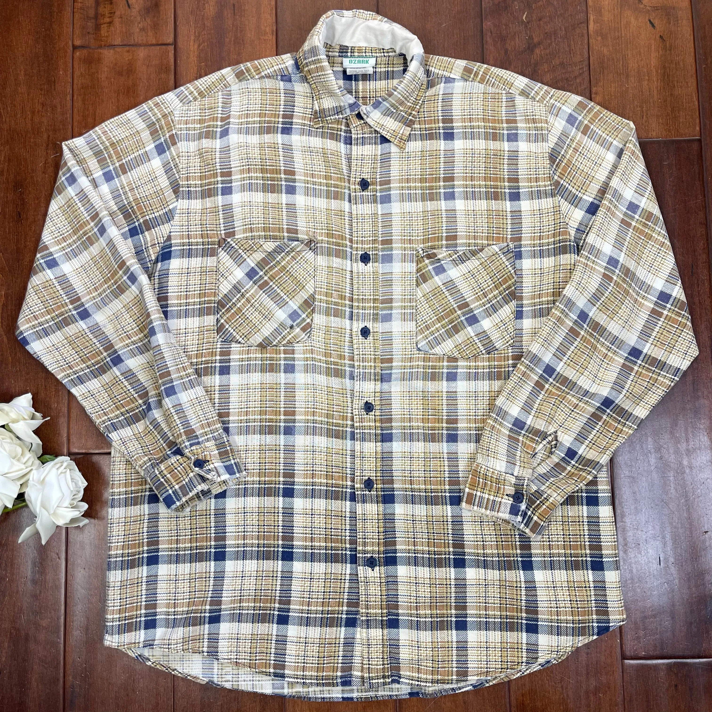VINTAGE PLAID BUTTON-UP